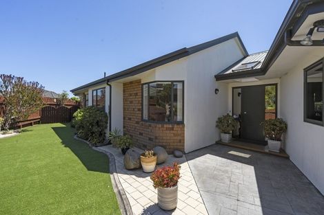 Photo of property in 6 Whalers Rise, Whalers Gate, New Plymouth, 4310