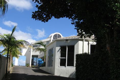 Photo of property in 63 Stanley Point Road, Stanley Point, Auckland, 0624