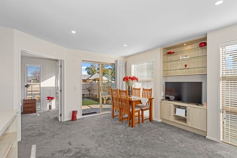 Photo of property in 1/44 Sawyers Arms Road, Northcote, Christchurch, 8052