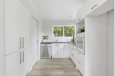 Photo of property in 2/12 Mahuta Grove, Northcote, Auckland, 0627