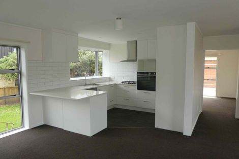 Photo of property in 1/22 Robert Burke Place, Henderson, Auckland, 0612