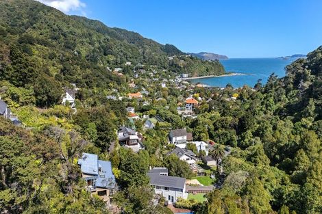 Photo of property in 136 Cheviot Road, Lowry Bay, Lower Hutt, 5013