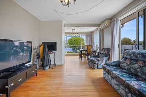 Photo of property in 102 Effingham Street, North New Brighton, Christchurch, 8083