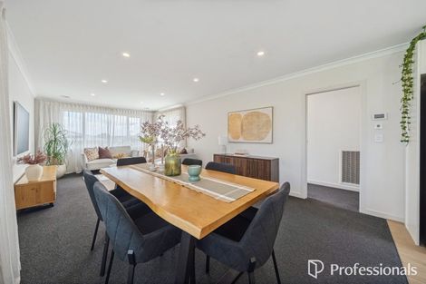 Photo of property in 19 Turville Crescent, Newlands, Wellington, 6037