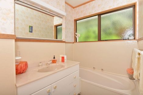 Photo of property in 210 Fairway Drive, Te Kamo, Whangarei, 0112