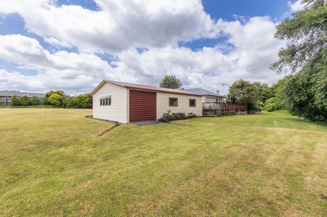 Photo of property in 11a Montrose Place, Highlands Park, New Plymouth, 4312