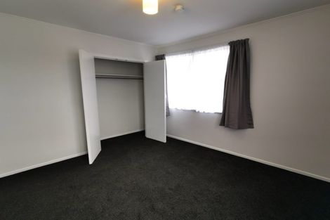 Photo of property in 2 Maybelle Place, Kelston, Auckland, 0602