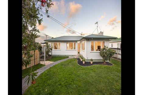 Photo of property in 30 Knighton Road, Hillcrest, Hamilton, 3216