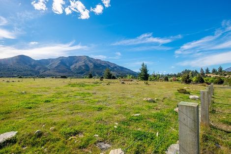 Photo of property in 136 Te Awa Road, Albert Town, Wanaka, 9382
