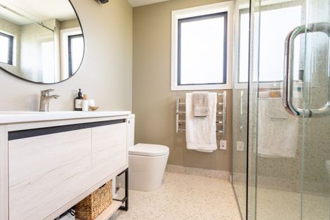 Photo of property in 2 Glen Dene Crescent, Wanaka, 9305