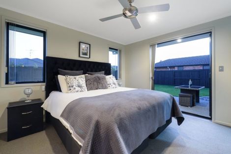 Photo of property in 82 Carrington Drive, Papamoa Beach, Papamoa, 3118