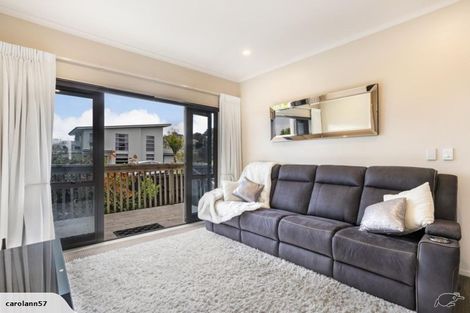 Photo of property in 2 Ellivani Rise, Pukekohe, 2120