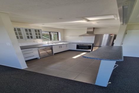 Photo of property in 2/29 Cheltenham Terrace, Newlands, Wellington, 6037