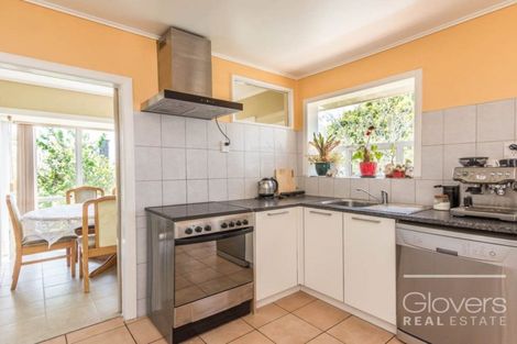 Photo of property in 72 Astley Avenue, New Lynn, Auckland, 0600