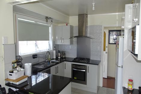 Photo of property in 4 Mangarata Avenue, Papatoetoe, Auckland, 2025