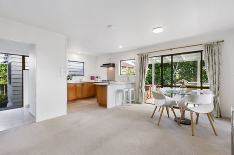 Photo of property in 1/37 View Road, Henderson, Auckland, 0612