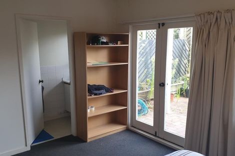 Photo of property in 10 Lawson Place, Mount Victoria, Wellington, 6011