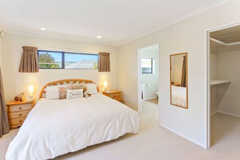 Photo of property in 31 Campion Road, Waikanae Beach, Waikanae, 5036
