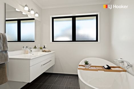 Photo of property in 5 Tate Crescent, Green Island, Dunedin, 9018