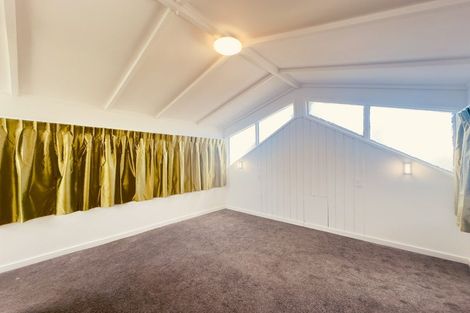 Photo of property in 35 Archibald Road, Kelston, Auckland, 0602