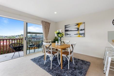 Photo of property in 145f Hobsonville Road, West Harbour, Auckland, 0618