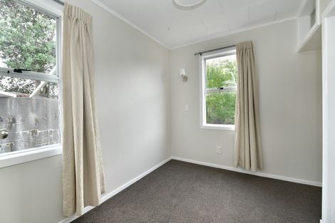 Photo of property in 1 Surf Road, Stanmore Bay, Whangaparaoa, 0932