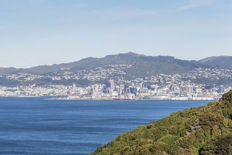 Photo of property in 56 Tamworth Crescent, Newlands, Wellington, 6037