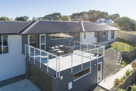 Photo of property in 18b Galea Grove, Kelvin Grove, Palmerston North, 4414