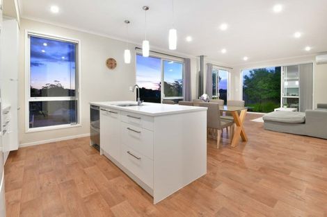 Photo of property in 18 Bankside Road, Silverdale, 0932