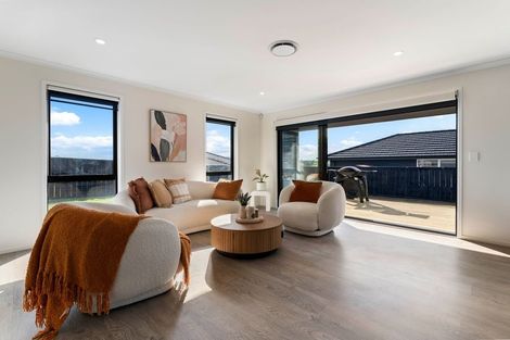 Photo of property in 138 Hitchen Road, Pokeno, 2402