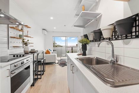 Photo of property in 2/9 Strong Street, St Johns, Auckland, 1072