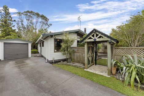 Photo of property in 12 Cargill Place, Frankleigh Park, New Plymouth, 4310