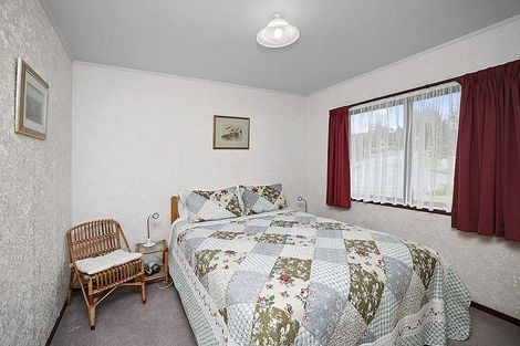 Photo of property in 2 Caledonia Place, Highlands Park, New Plymouth, 4312