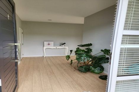 Photo of property in 18 Skipjack Pass, Silverdale, 0932