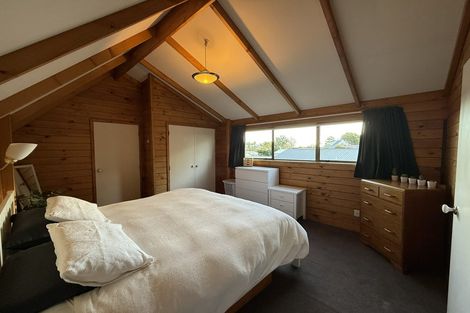 Photo of property in 4 Hadley Wood Drive, Wattle Downs, Auckland, 2103