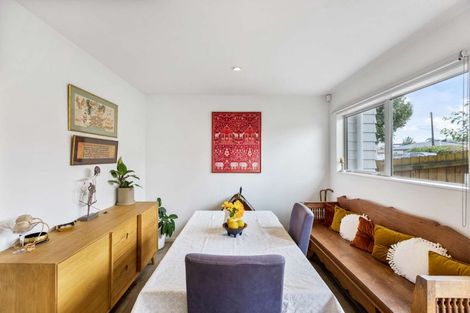 Photo of property in 63 Seymour Road, Sunnyvale, Auckland, 0612