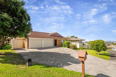 Photo of property in 10 Tatyana Place, Massey, Auckland, 0614