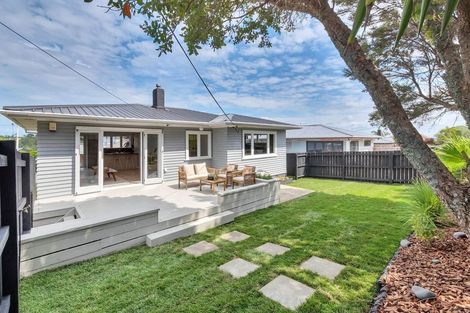 Photo of property in 1/46 Roberts Road, Glenfield, Auckland, 0629