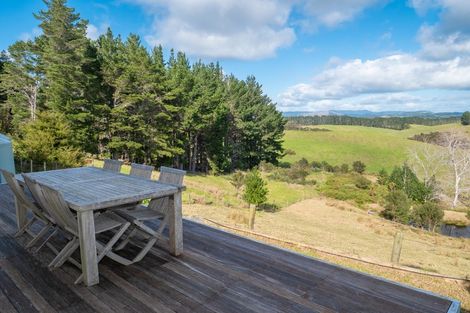 Photo of property in 59 Spicer Road, Cable Bay, 0420