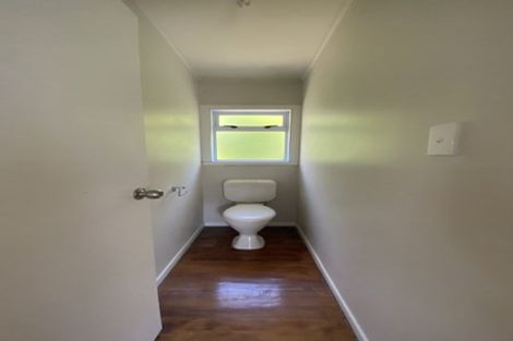 Photo of property in 70 Eskdale Road, Birkdale, Auckland, 0626