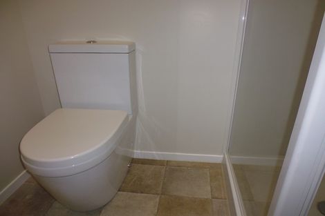 Photo of property in 2/39 Grove Road, Kelburn, Wellington, 6012