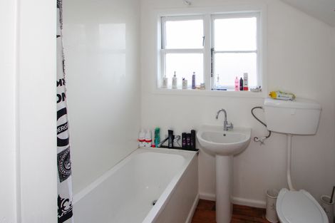 Photo of property in 18 Arundel Street, Oamaru North, Oamaru, 9400