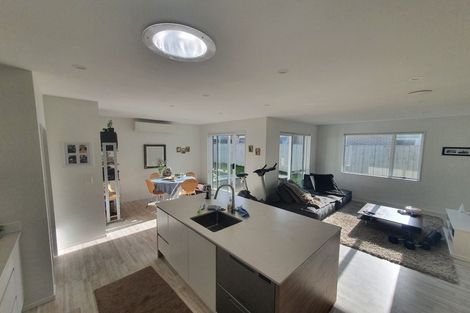 Photo of property in 23 Waituarua Drive, Takanini, 2112