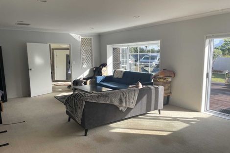 Photo of property in 2/49 Castor Road, Castor Bay, Auckland, 0620