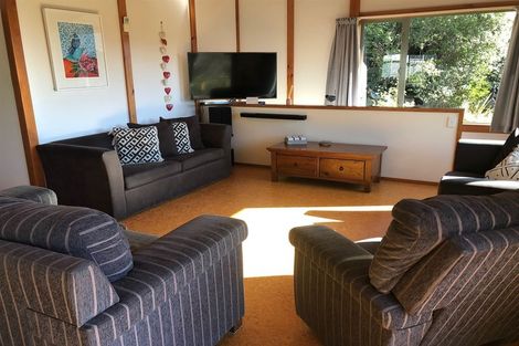 Photo of property in 21 Amelia Crescent, Waikawa, Picton, 7220