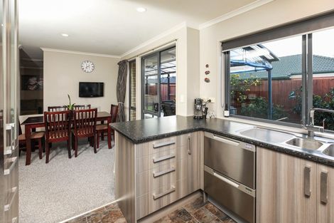 Photo of property in 5 Nobleman Place, Hamilton East, Hamilton, 3216