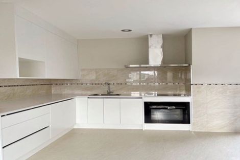 Photo of property in 10 Ravello Rise, Flat Bush, Auckland, 2019