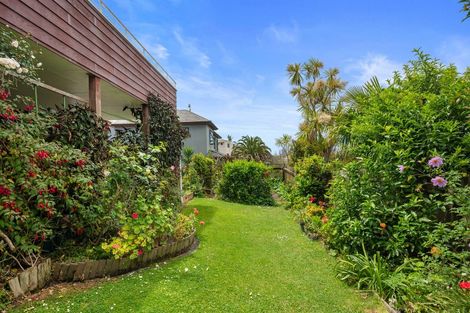 Photo of property in 2/51 Deep Creek Road, Waiake, Auckland, 0630