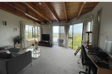 Photo of property in 2/191 Glenfield Road, Hillcrest, Auckland, 0627