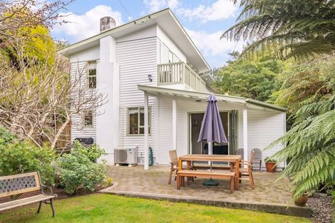 Photo of property in 84 Pinehaven Road, Pinehaven, Upper Hutt, 5019